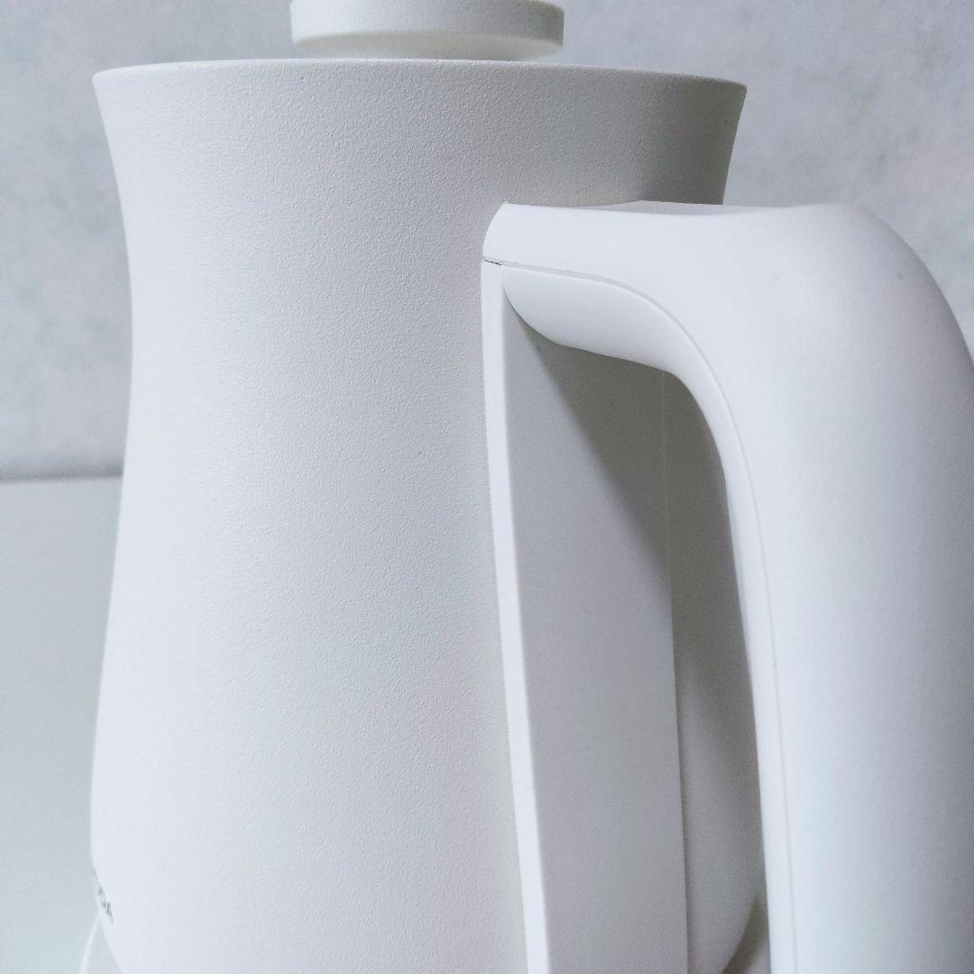 【中古美品】BALMUDA バルミューダ　電気ケトル　ホワイト 白　570