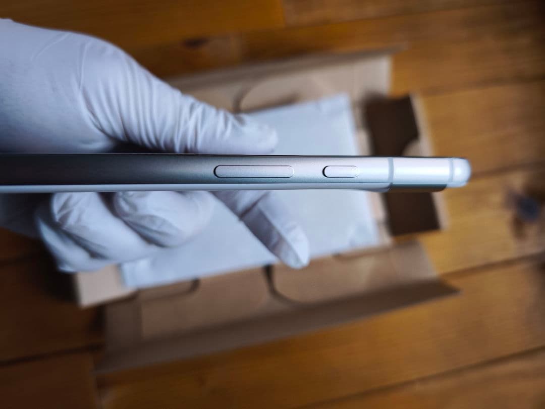 Google Pixel8a ほぼ新品 torras新品MagSafeケース付き