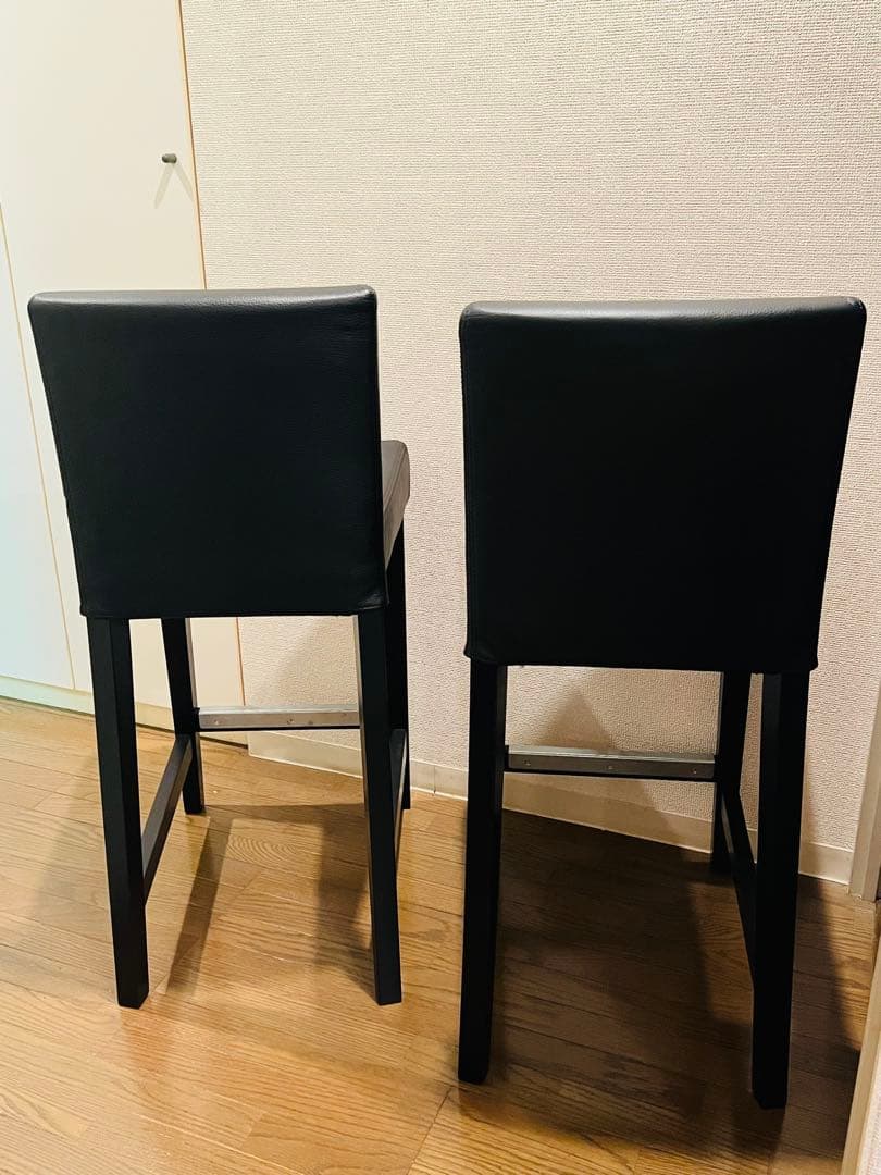 IKEAヘンリクスダール レザー カウンターチェア ハイスツール 二脚