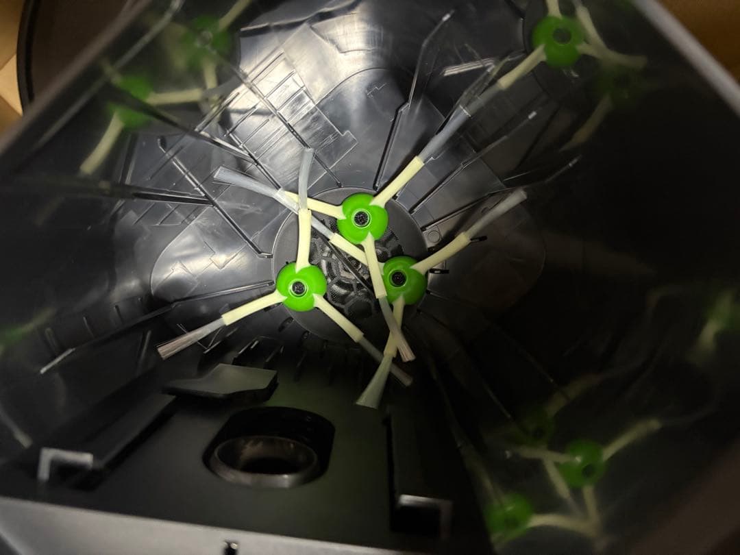 ルンバ i7+ (i755060) ロボット掃除機 自動ゴミ収集機能付き