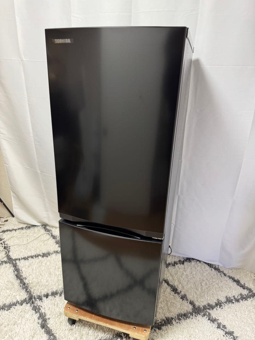 東芝GR-V15BS(K) 2ドア冷蔵庫 (153L右開き) セミマットブラック