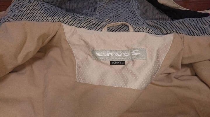 エスティボ　ESTIVOのスノーボードウェア女性Mサイズ　ゴールドウィン　スノボ