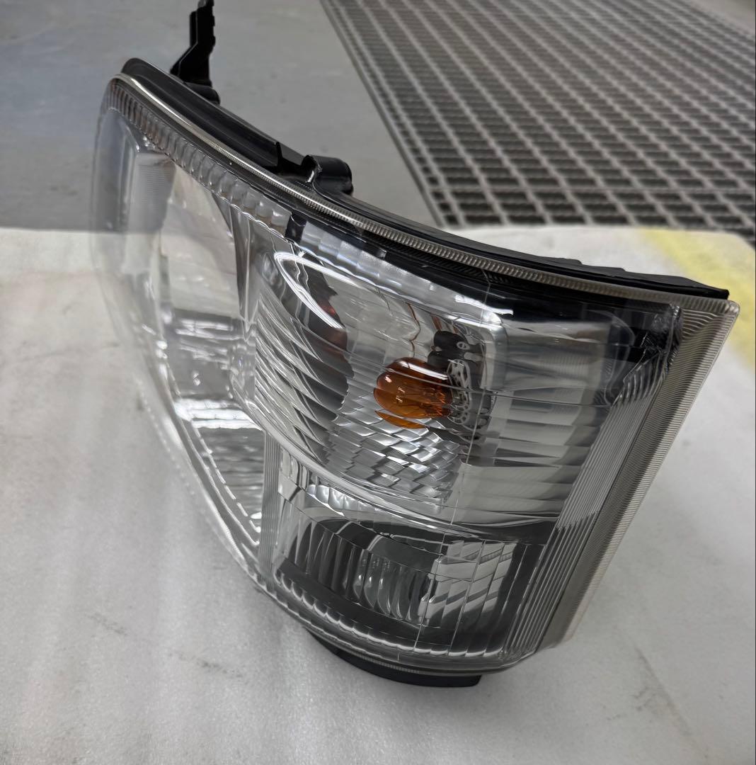 日野ダイナー左ヘットライト