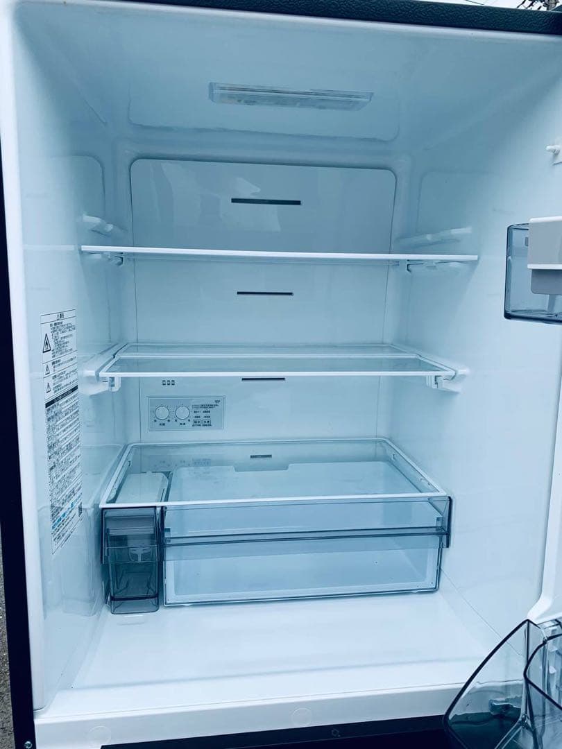 ①✅TOSHIBAノンフロン冷凍冷蔵庫✅ ✅GR-V33SC✅送料設置無料