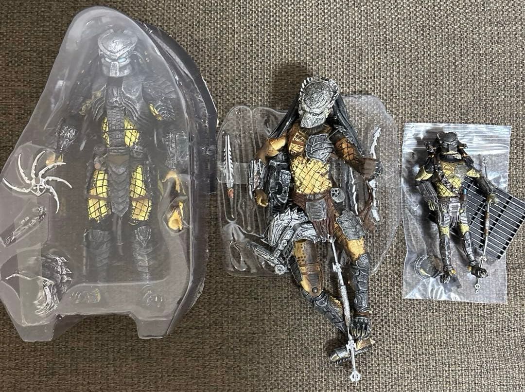 N*M様 プレデター フィギュア3体