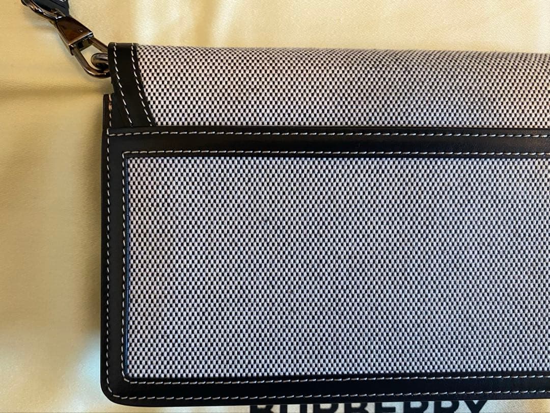 BURBERRY バーバリー　ショルダーバッグ　ボディバック　ユニセックス