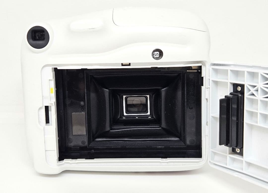 FUJIFILM　富士フィルム　instax mini11　チェキ　ホワイト