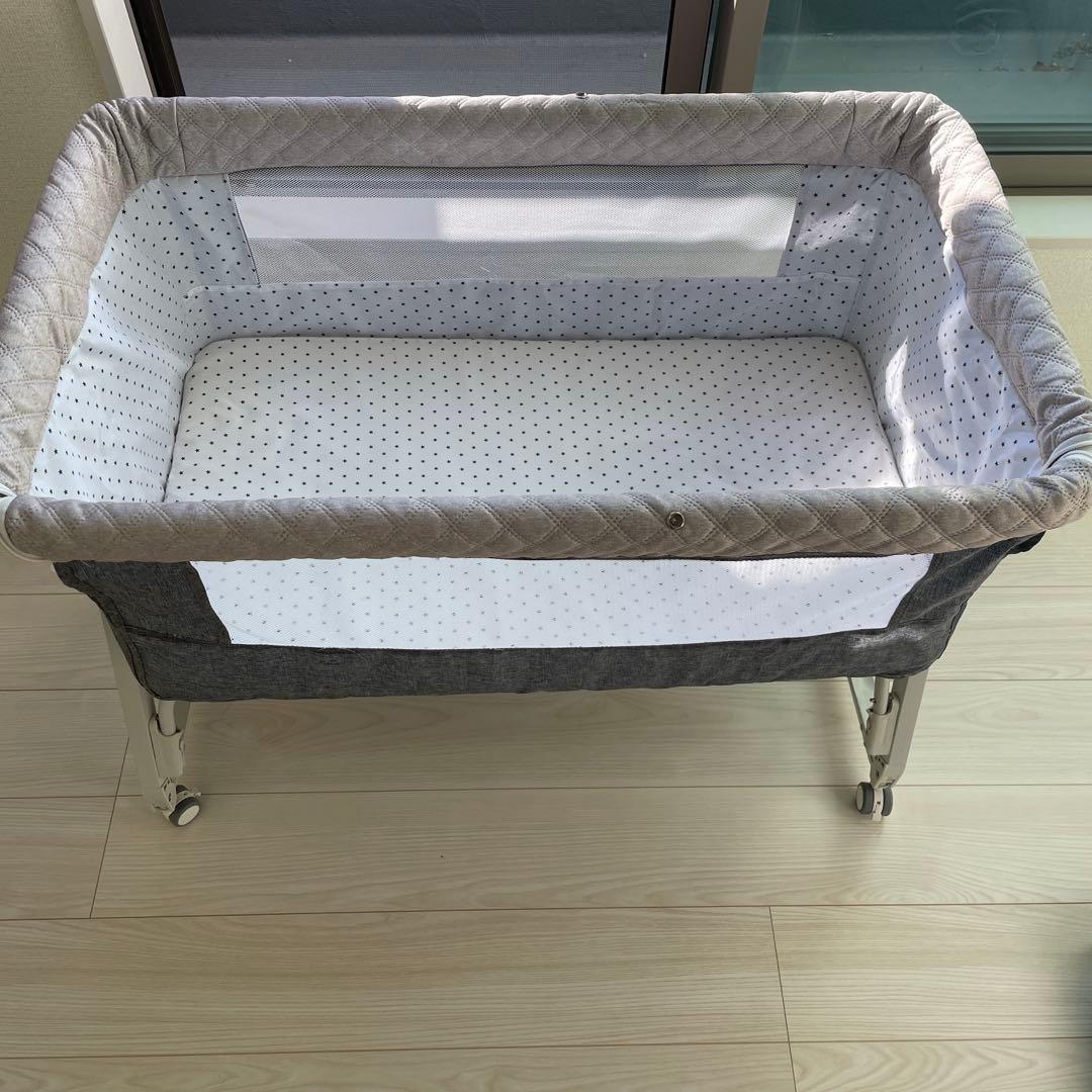 折りたたみ式ベビーベッド グレー