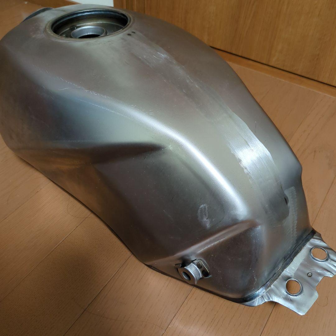 未塗装 ガソリンタンク 12L 3.2GAL カフェレーサー対応　汎用　タンク