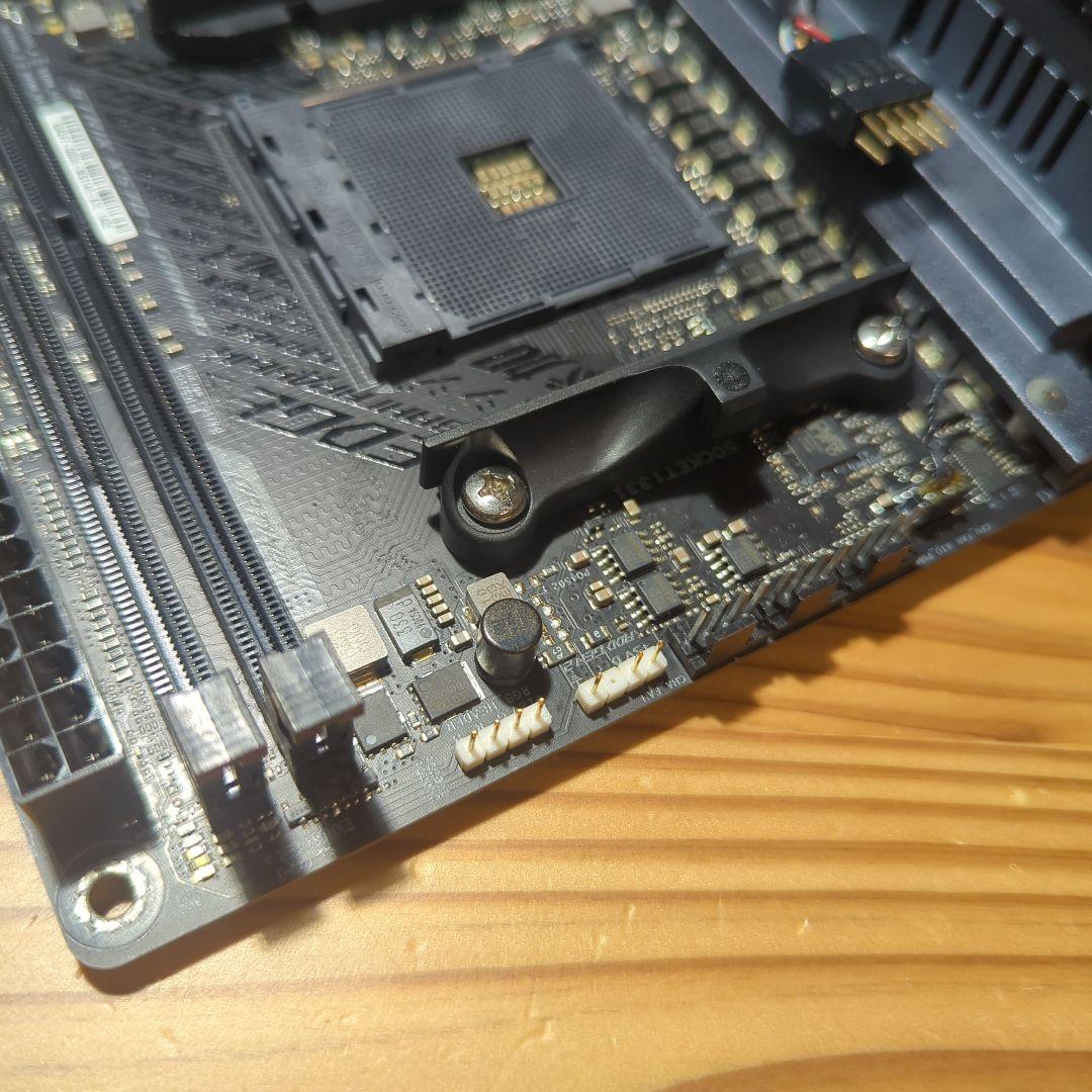 ASUS ROG STRIX X570-I GAMING マザーボード