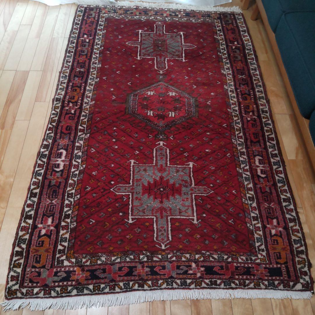 イランのラグ　村の絨毯