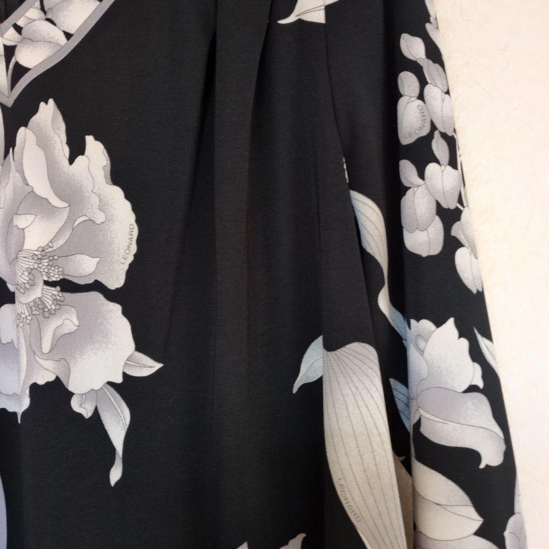 近年レオナール　人気花柄 Vネック 7分袖 カンカンチュニックのみ