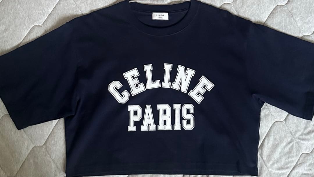 み*ん様 CELINE クロップドTシャツ ヘソ出し　ネイビー