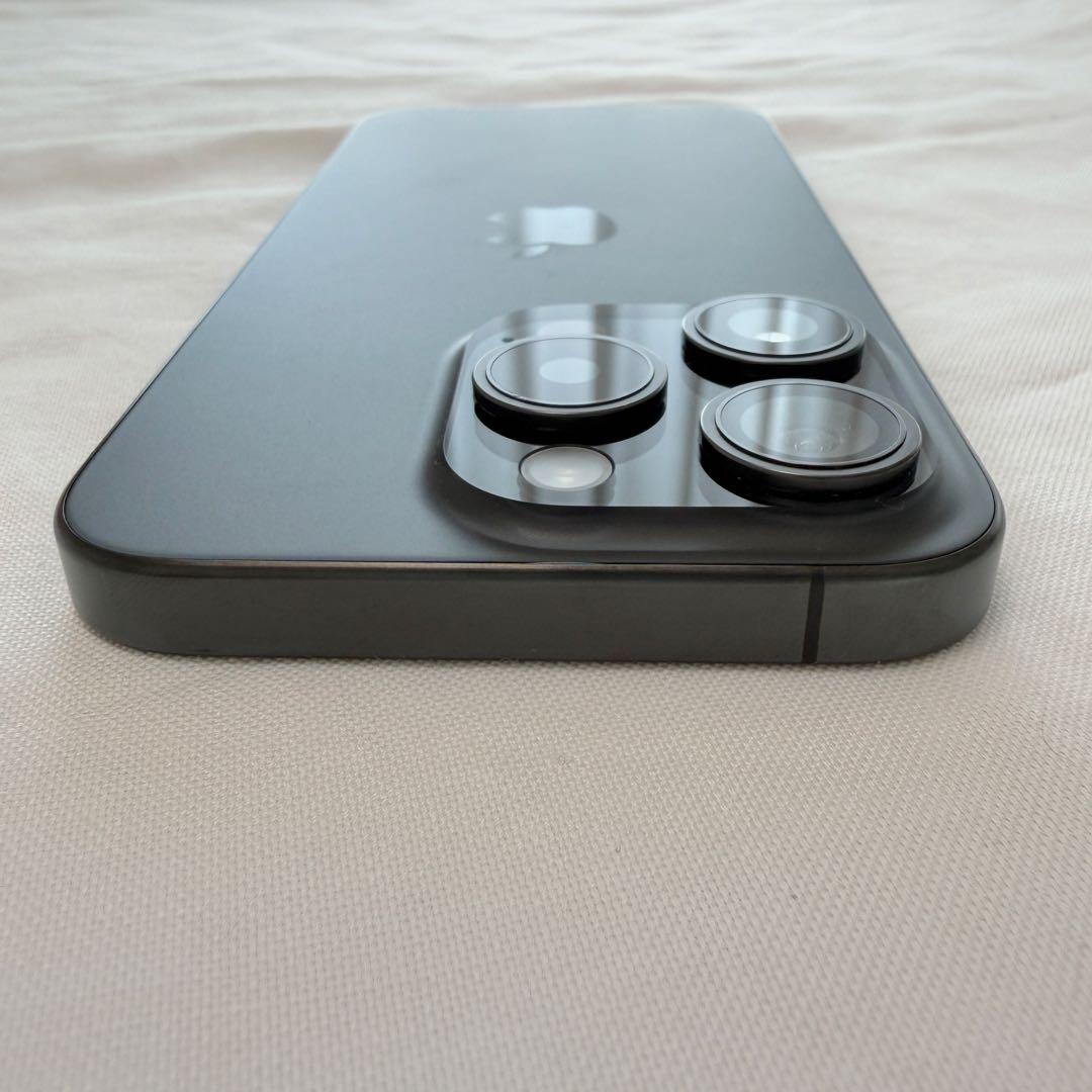 美品♡iPhone15pro 256GB ブラックチタニウム　SIMフリー