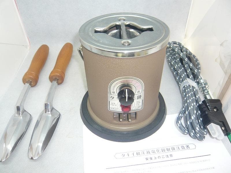 美品　タキイ和裁電化鏝　和裁コテ　和裁こて　ランプ付　タキイ製　鏝２本付