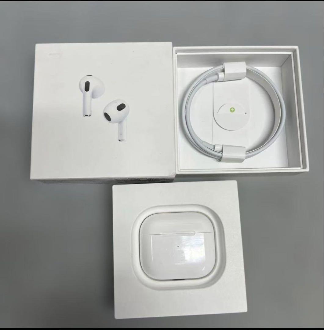 AirPods第3世代　APPLE MPNY3J/A WHITE