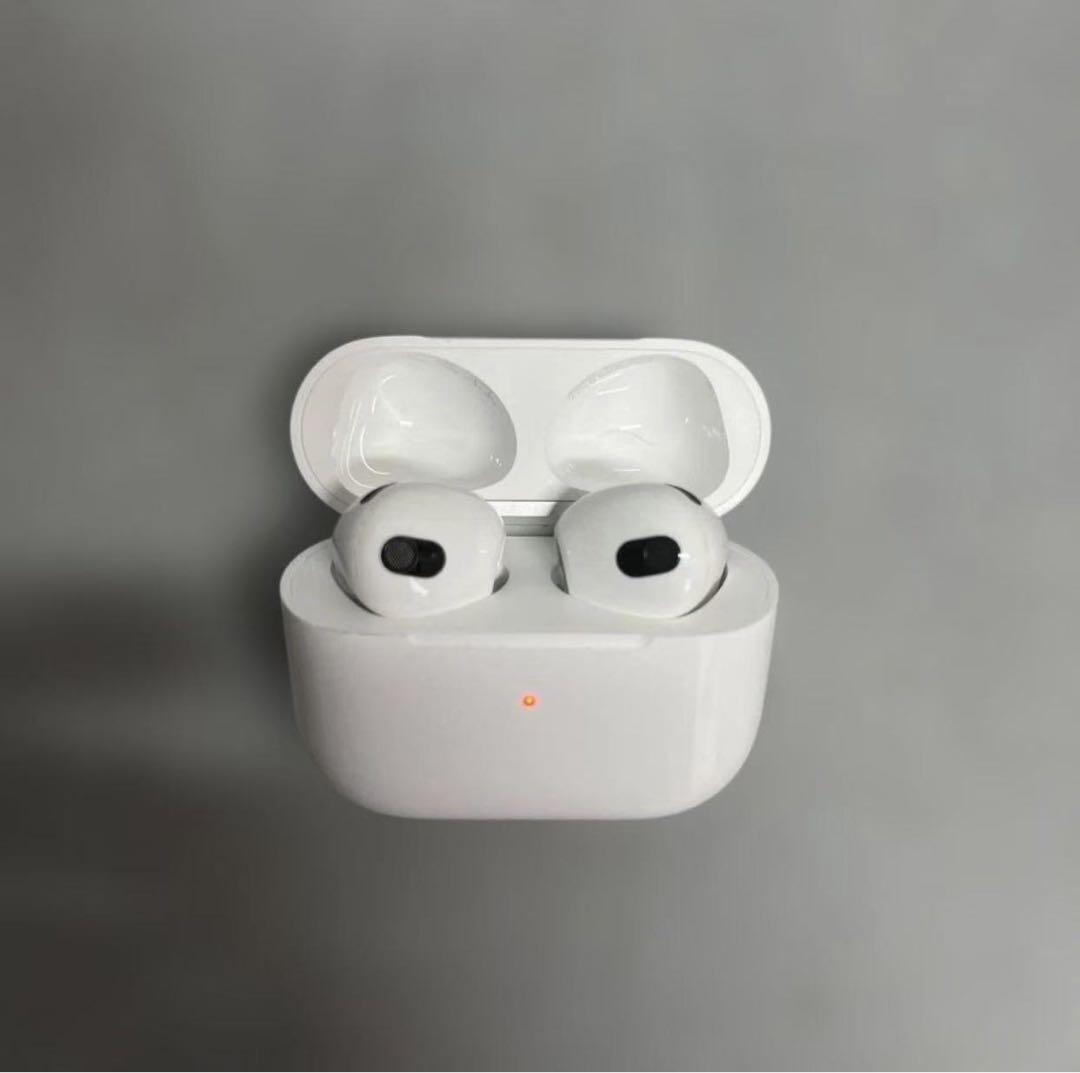 AirPods第3世代　APPLE MPNY3J/A WHITE