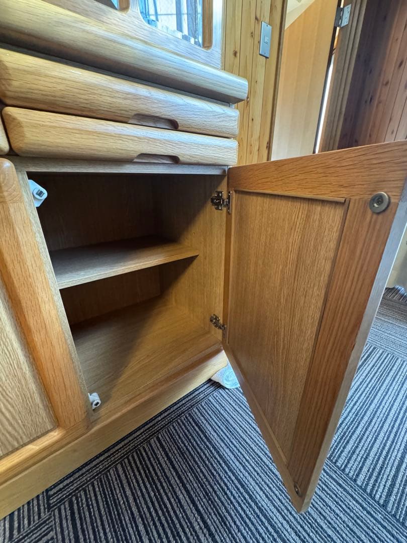 削除予定食器棚 ガラス扉付き