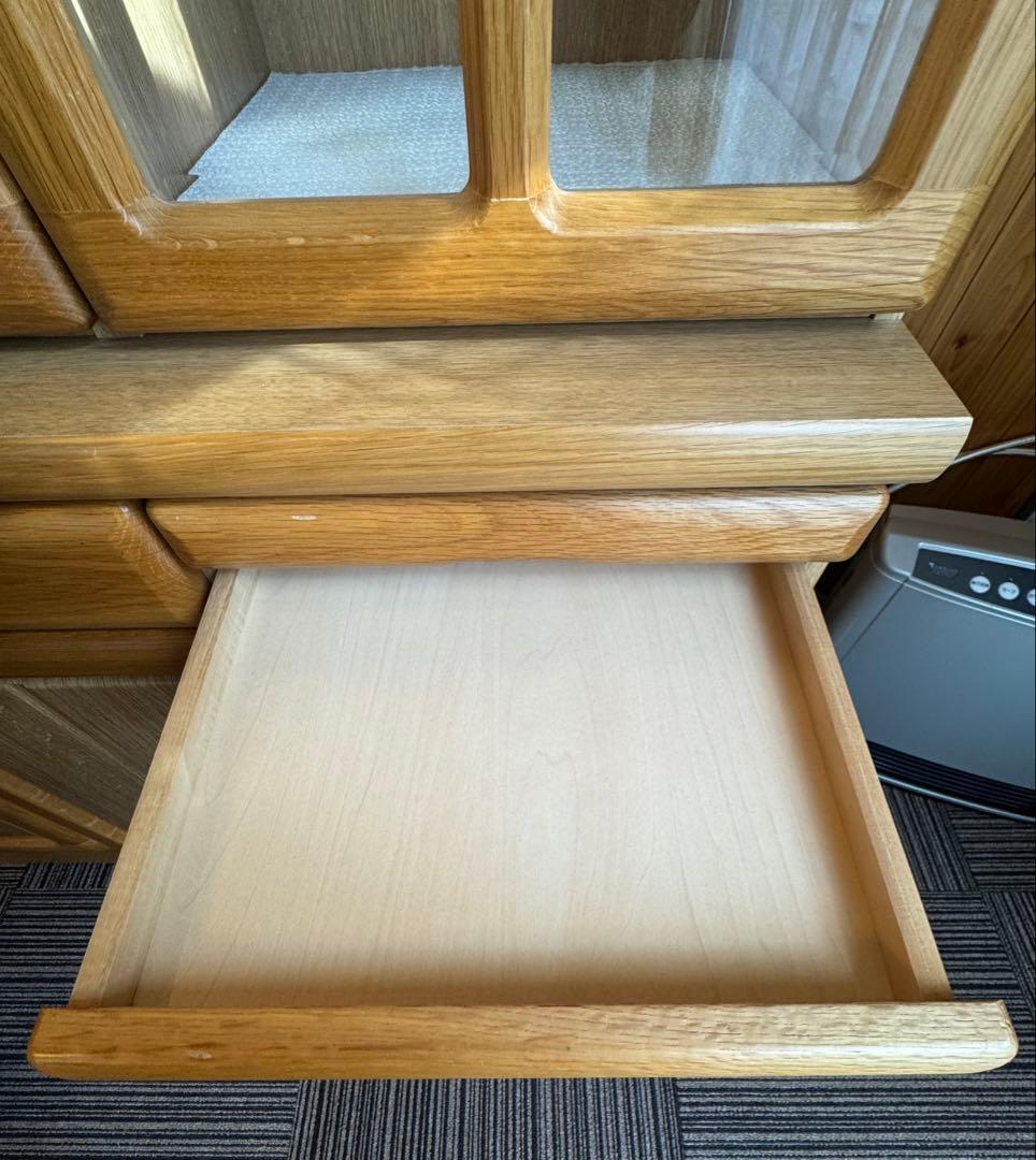 削除予定食器棚 ガラス扉付き