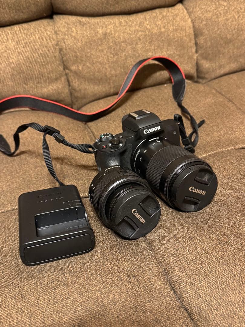 Canon EOS kiss M レンズ2つ、充電器付き