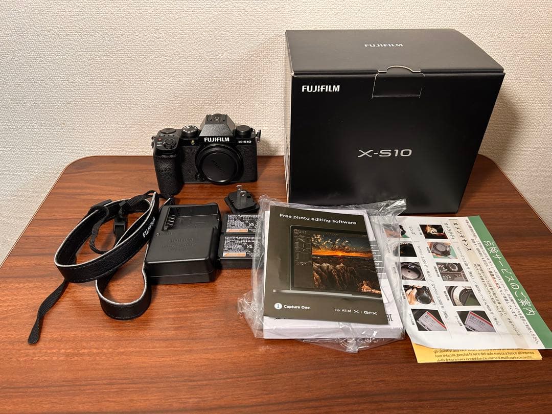 【おまけ付き】Fujifilm X-S10 ミラーレス一眼 本体