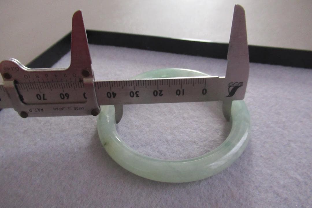 天然正規翡翠 緑色 バングル