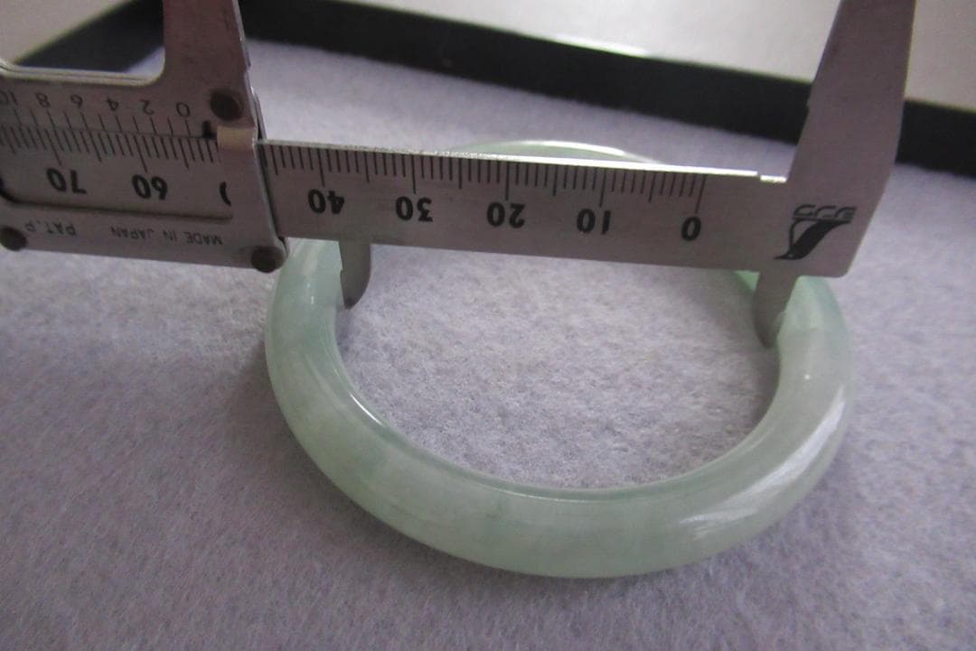 天然正規翡翠 緑色 バングル