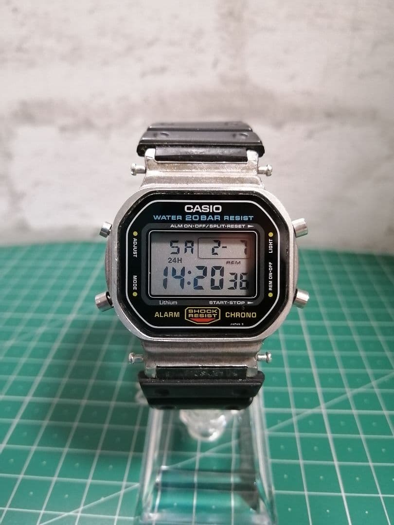 カシオ　G-shock DW-5600C 電池新品