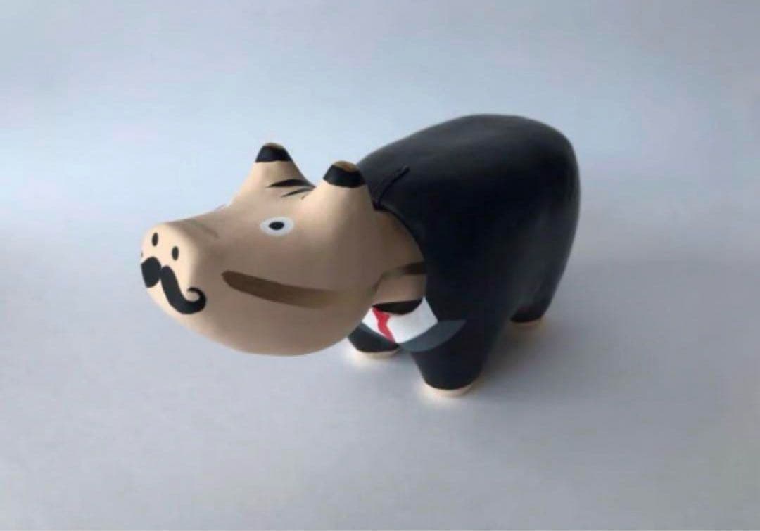 諸橋近代美術館　ダリ　赤べこ　あかべこ　ひげべこ　ヒゲベコ　タキシード