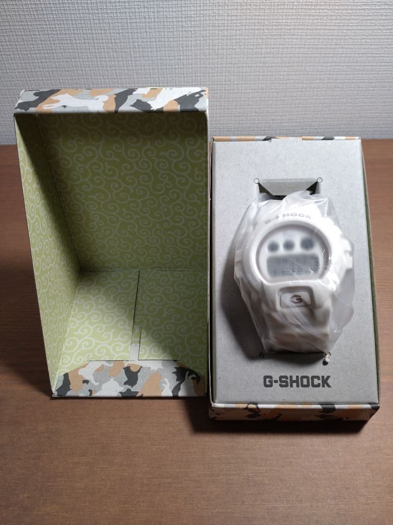 新品未使用品　G-SHOCK Shibainu DW-6900SHB-7JR