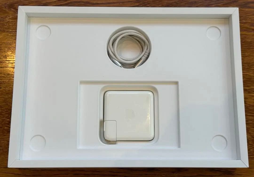 Apple MacBook Pro 2020 13インチ　A2289 256GB