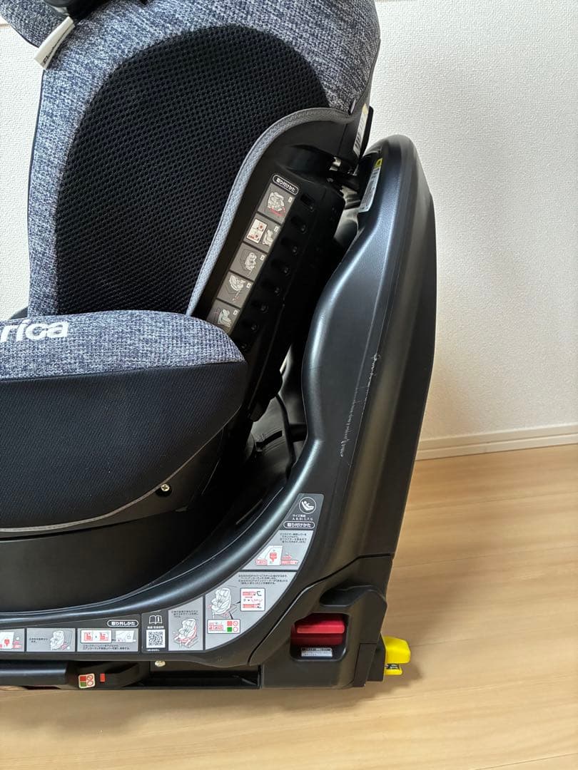 Aprica フラディアグロウ　Isofix