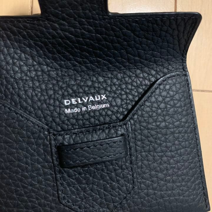 デルヴォー　カードケース