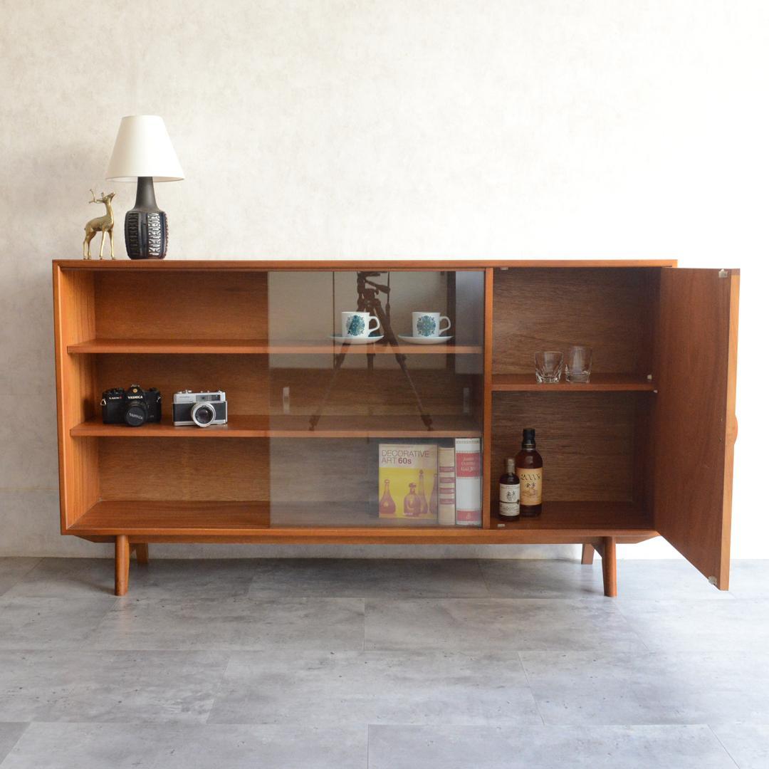 イギリスヴィンテージ ガラスキャビネット サイドボード ショーケース 飾り棚