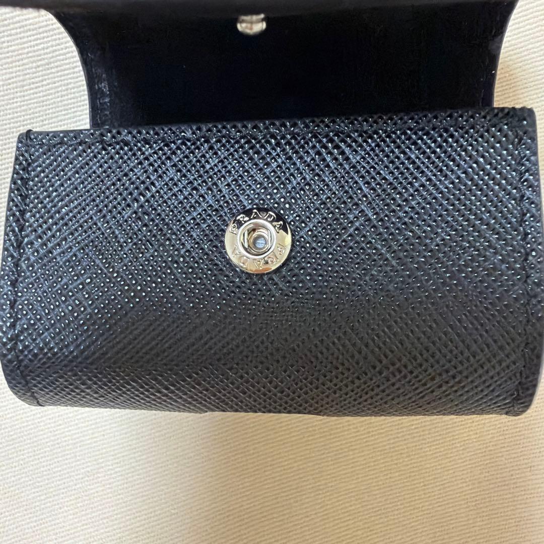 PRADA ブラックレザー キーホルダー付きケース