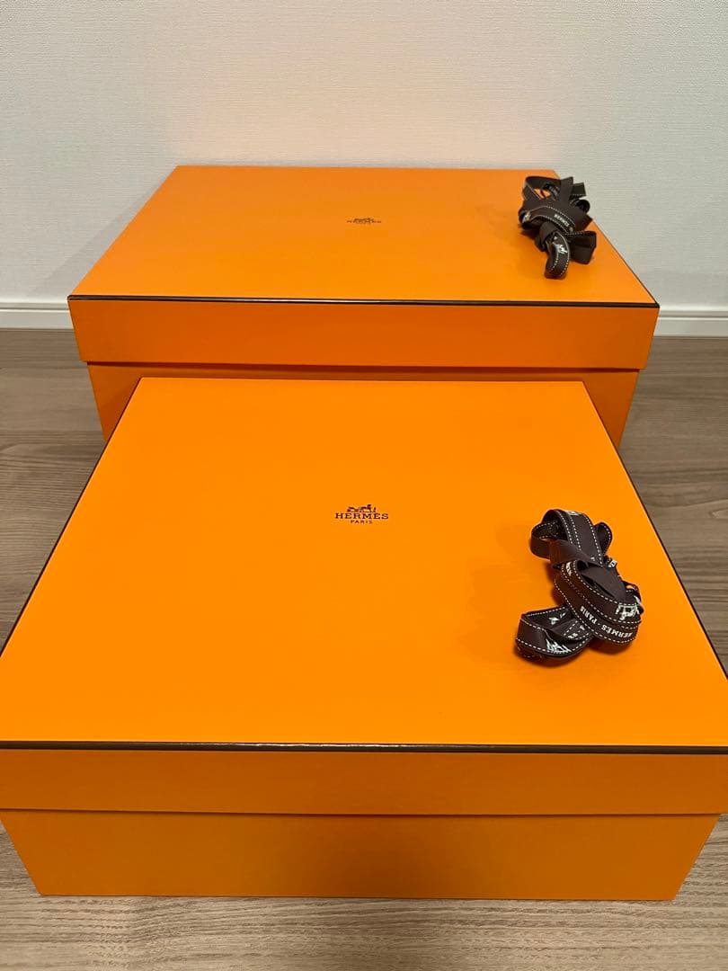HERMES エルメス 箱(大きめサイズ) 2点セット　リボン付き
