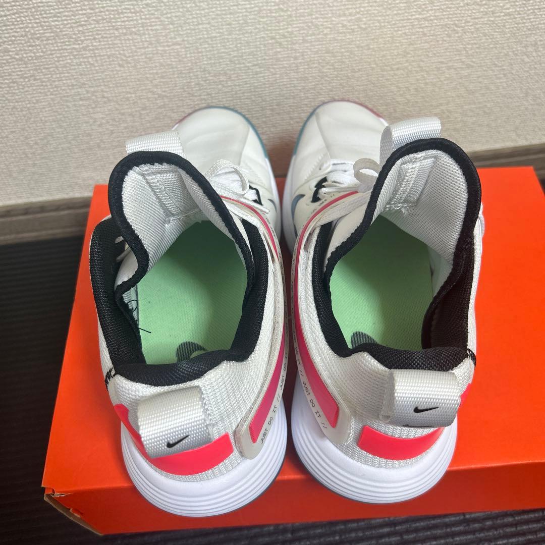 Nike バレーボールシューズ ホワイト/ブルーピンク　未入荷モデル