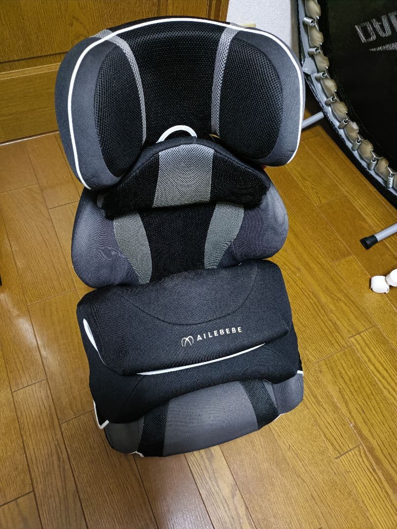 ジュニアシート　エールベベ　サラット3クワトロST