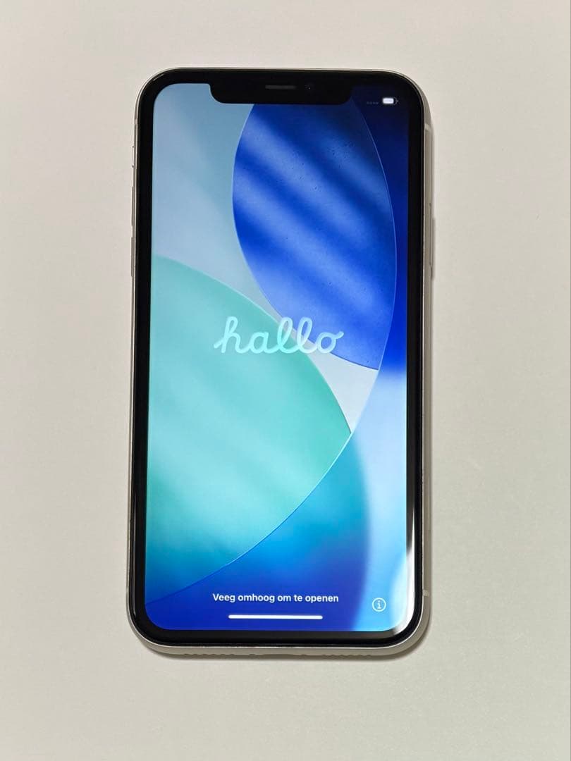 iPhone11 ホワイト　SIMロック解除済み、箱付、付属品あり