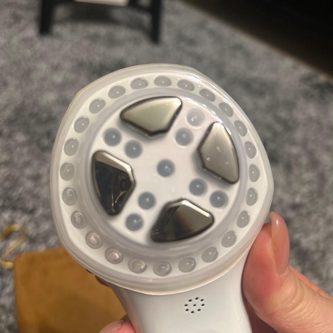 セプテムアップ美顔器定価135,300円詳しい。使い方写真8枚目に！