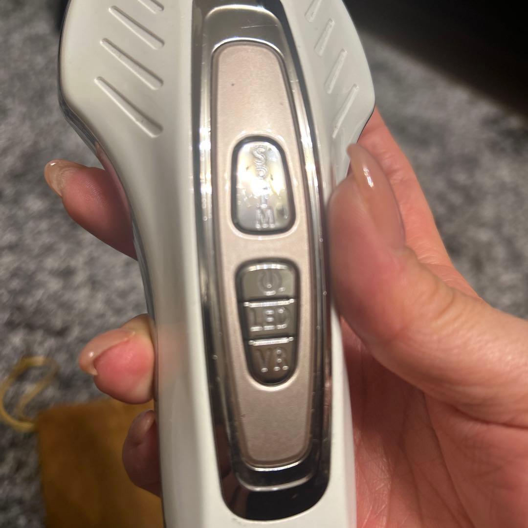 セプテムアップ美顔器定価135,300円詳しい。使い方写真8枚目に！