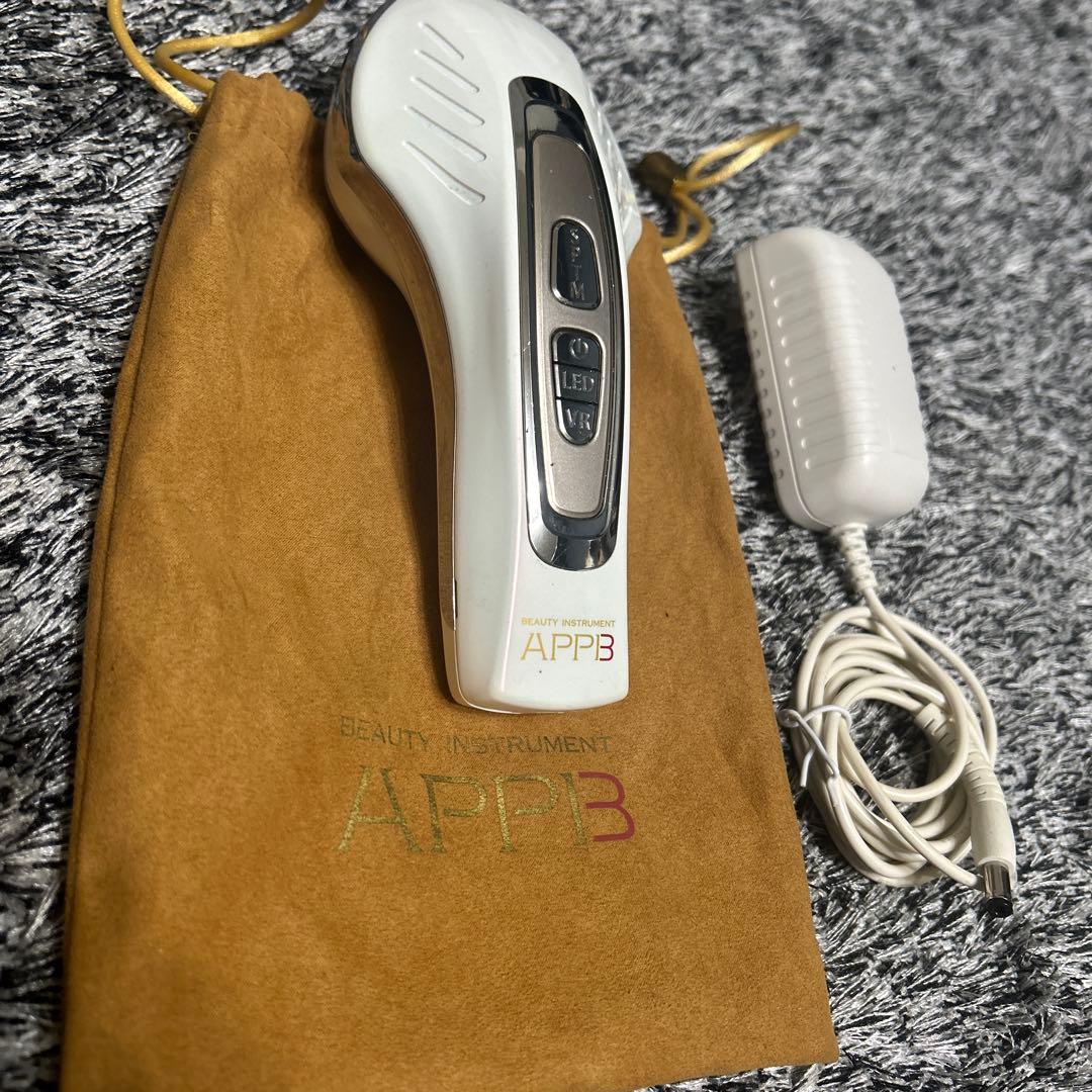 セプテムアップ美顔器定価135,300円詳しい。使い方写真8枚目に！