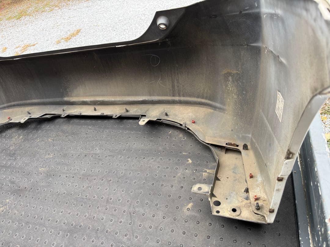 トヨタ　プリウス 30 純正リアバンパー　パールホワイト　中古品