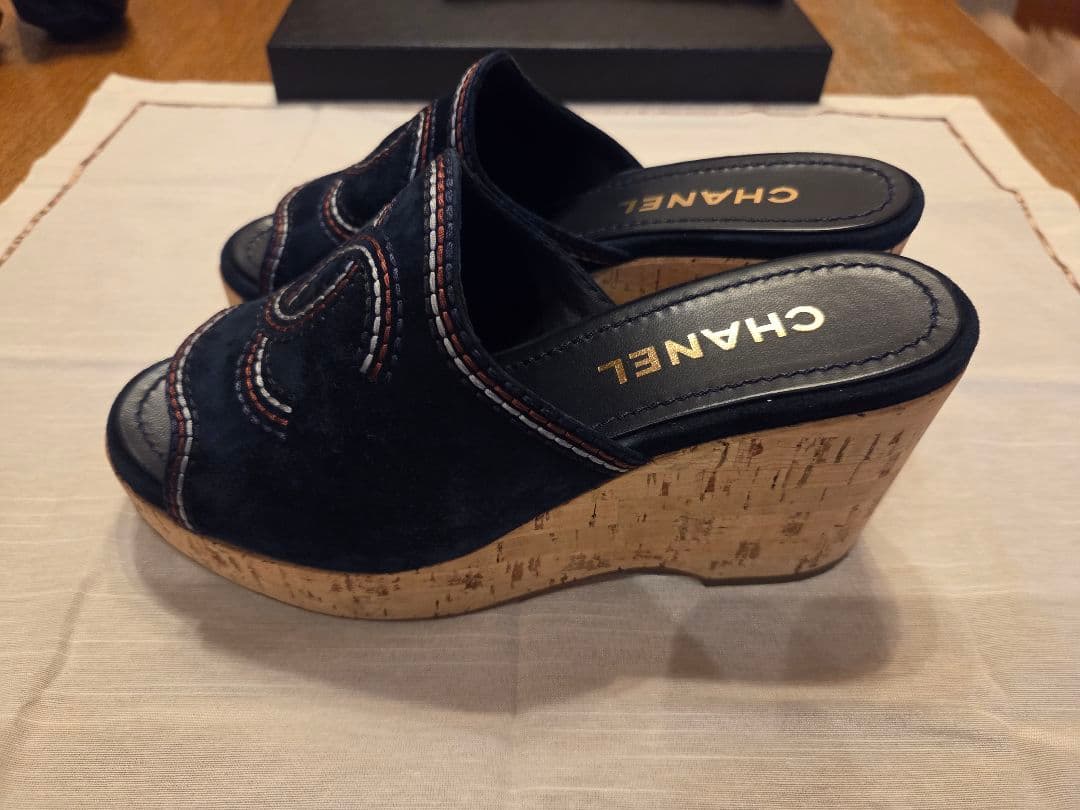 CHANEL ネイビー スエード サンダル　らーさま用