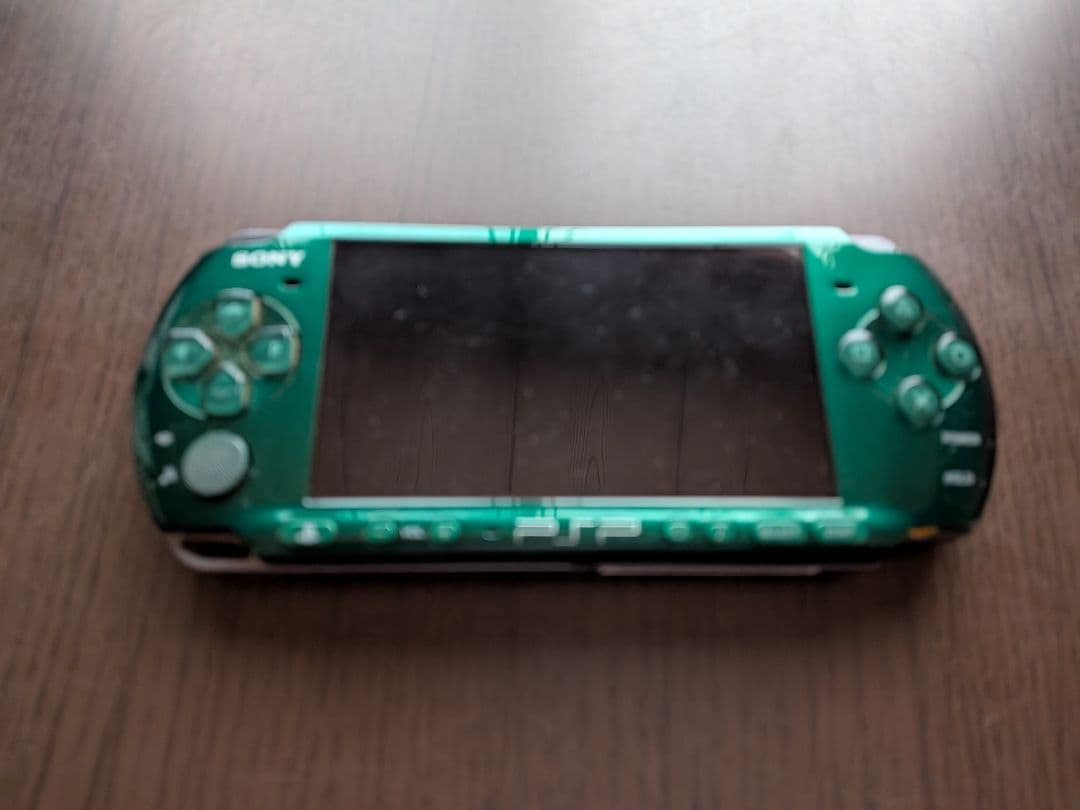 ​【ジャンク】FF5アドバンス / PSP-3000(緑) 他 ゲームまとめ売り