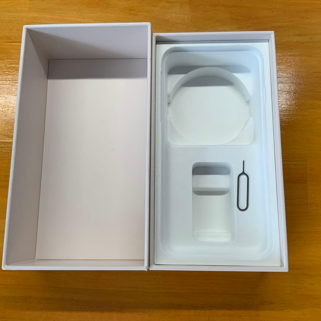 Apple iPhone 8 ゴールド 本体　アイフォン8