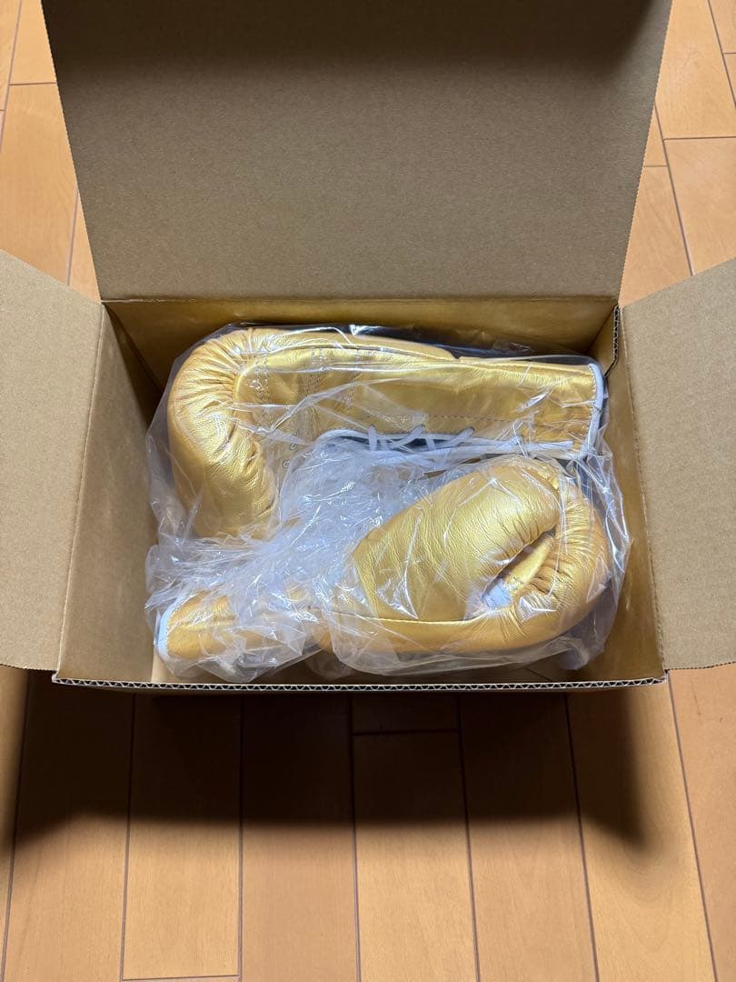 Winning ボクシンググローブ 8oz ゴールド