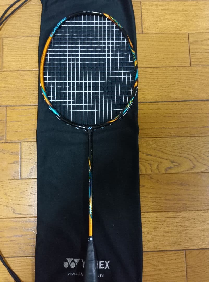り様【美品】 【廃盤】YONEX アストロクス88D ゲーム 4U5