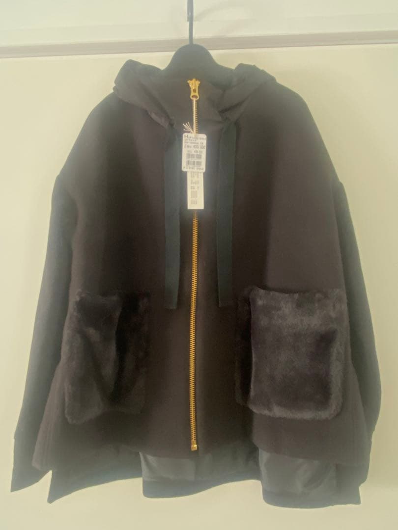 【新品未使用】フード付き黒ジャンパーコート ファー付きポケット
