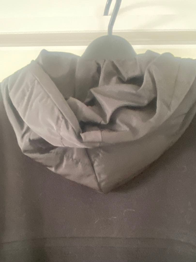 【新品未使用】フード付き黒ジャンパーコート ファー付きポケット